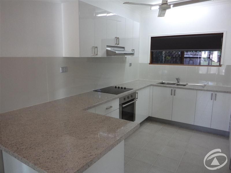 2/50 Koch Street, Mooroobool QLD 4870