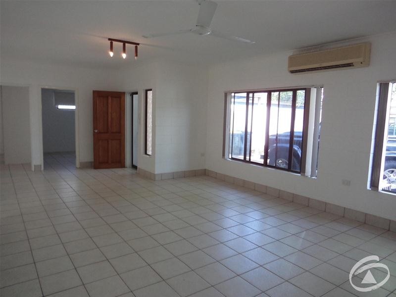 2/50 Koch Street, Mooroobool QLD 4870