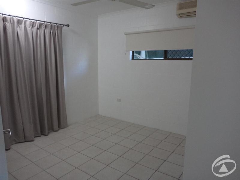 2/50 Koch Street, Mooroobool QLD 4870