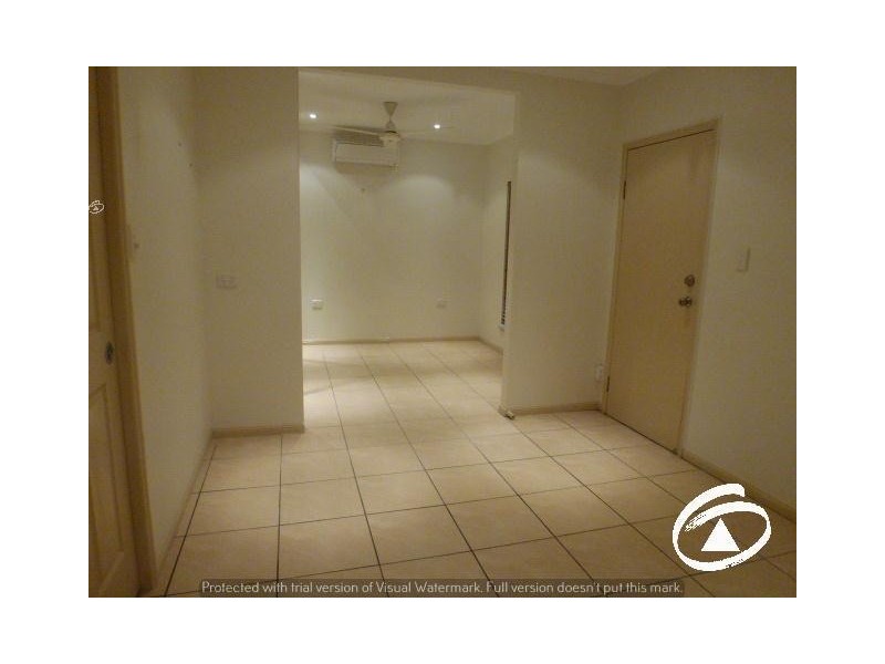 2/114 Upper Richardson Street, Whitfield QLD 4870