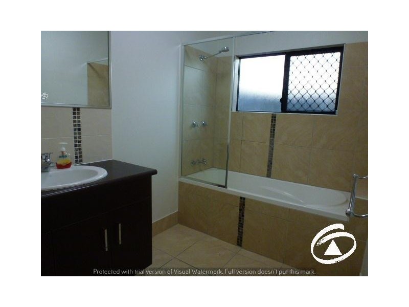 2/114 Upper Richardson Street, Whitfield QLD 4870