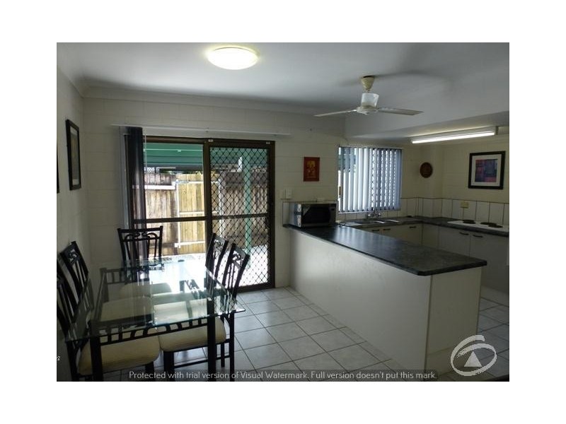 2/171 Mcleod  Street, Cairns North QLD 4870