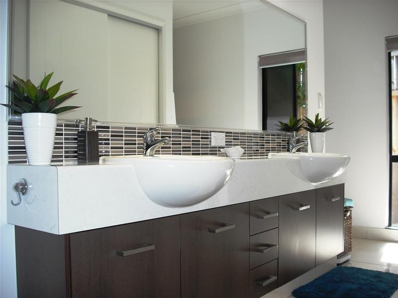 Bentley Park QLD 4869