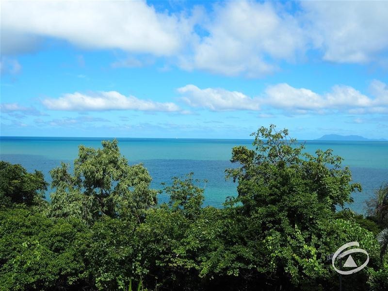 206/92 Moore Street, Trinity Beach QLD 4879