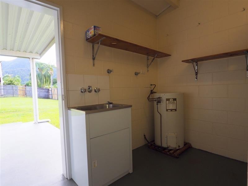 33 Tiffany Street, White Rock QLD 4868