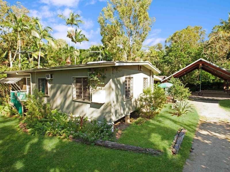 108 Machans Beach Road, Machans Beach QLD 4878