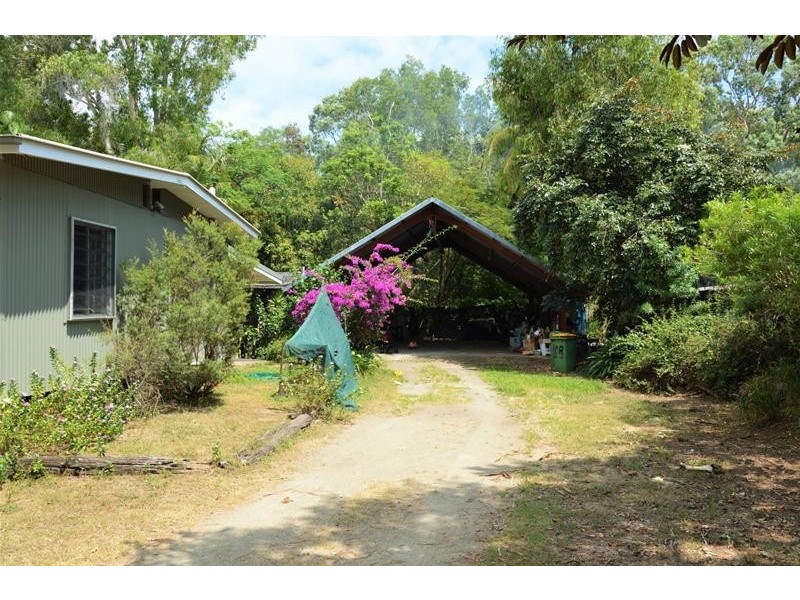 108 Machans Beach Road, Machans Beach QLD 4878