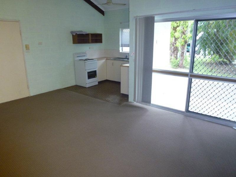 1/6 Crathern Close, Edge Hill QLD 4870