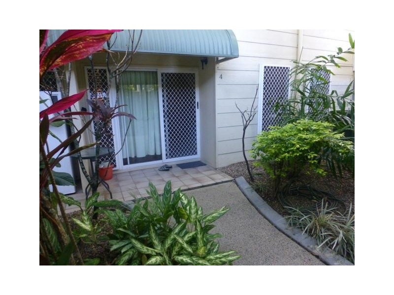 4/9 Balaclava Road, Earlville QLD 4870