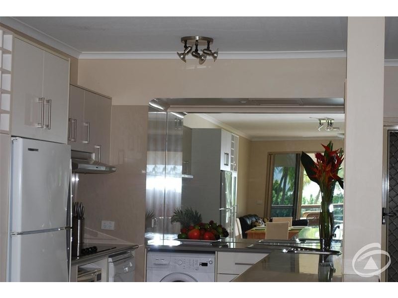 11/281 The Esplanade, Cairns North QLD 4870