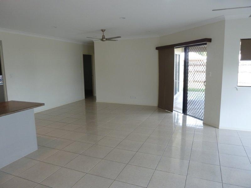 165 Timberlea  Drive, Bentley Park QLD 4869