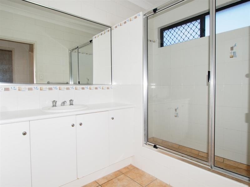 6 Sailfish Close, Kanimbla QLD 4870