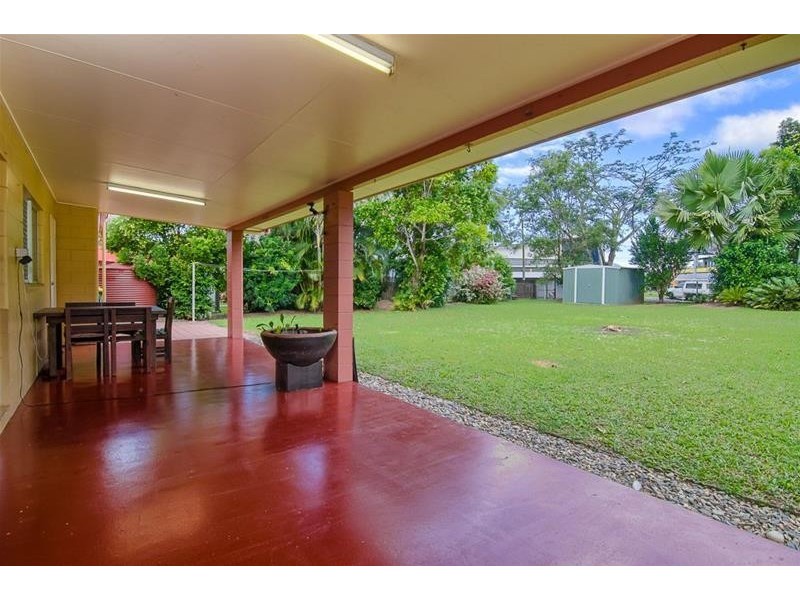 Bentley Park QLD 4869