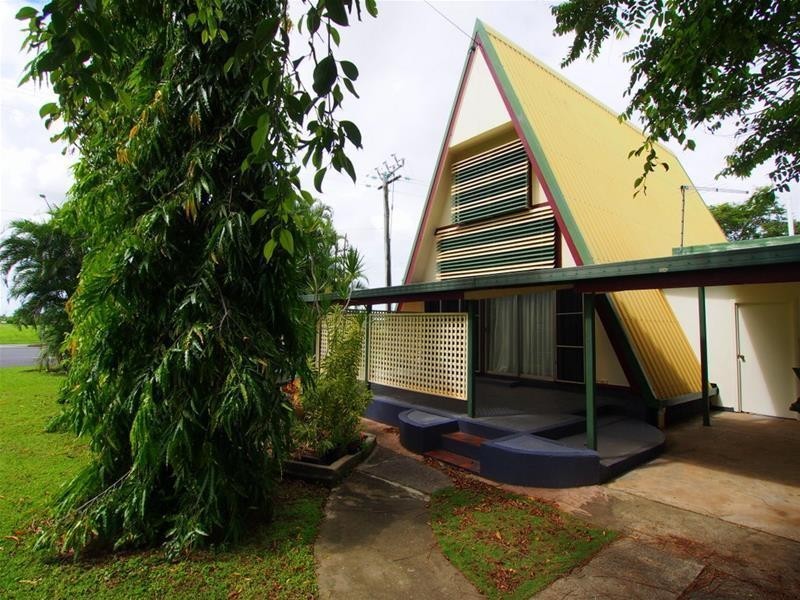 76 Yurongi Street, Caravonica QLD 4878