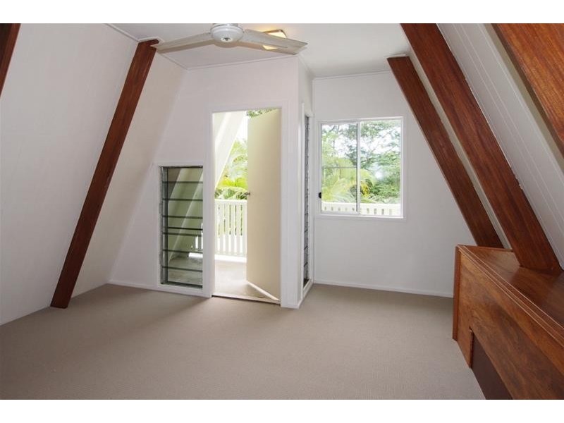 76 Yurongi Street, Caravonica QLD 4878