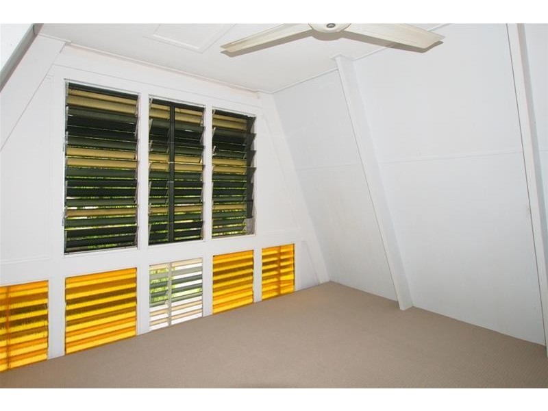 76 Yurongi Street, Caravonica QLD 4878