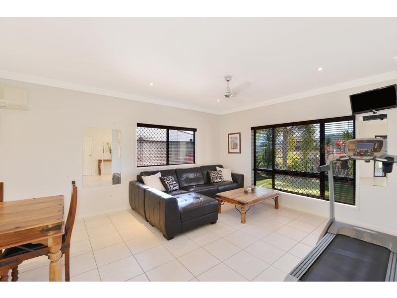 19 Playford Close, Brinsmead QLD 4870