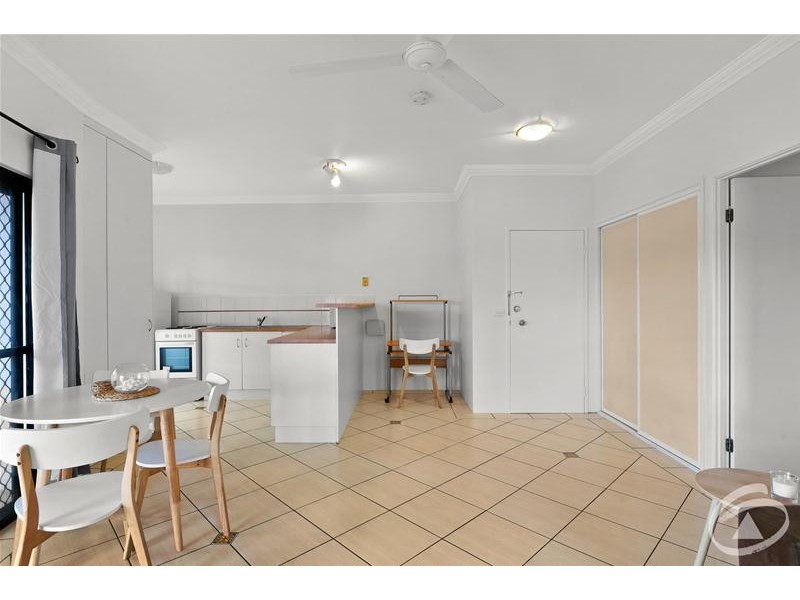 2/437 Draper Street, Parramatta Park QLD 4870