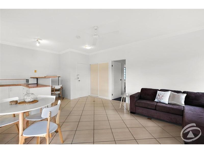 2/437 Draper Street, Parramatta Park QLD 4870