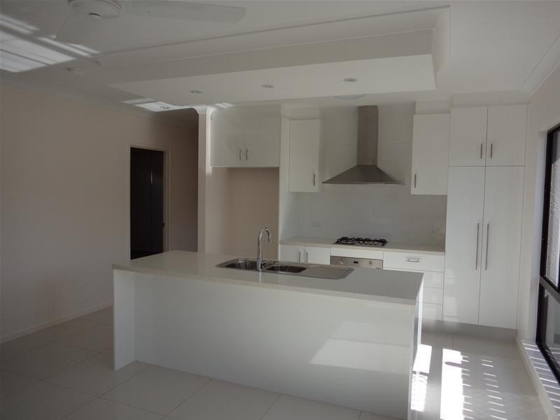 20 Coastline Parade, Trinity Beach QLD 4879