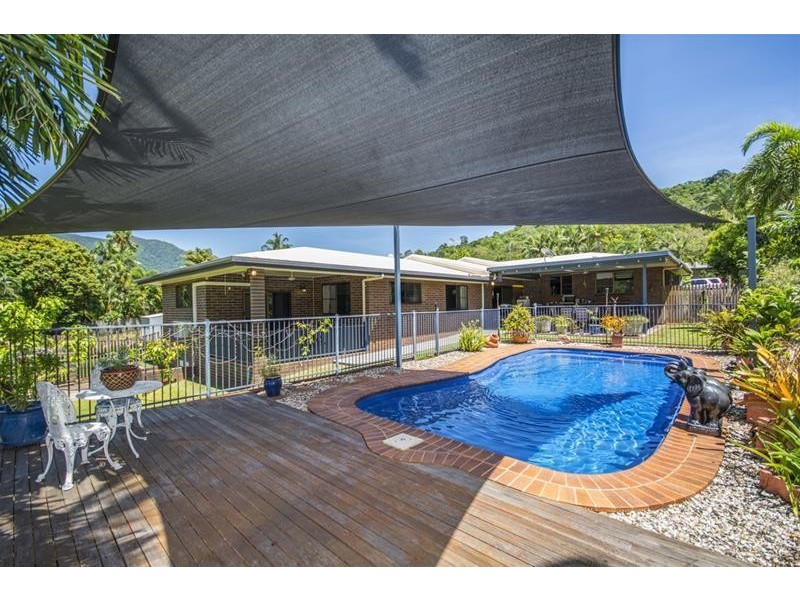 18 Adam Drive, Brinsmead QLD 4870