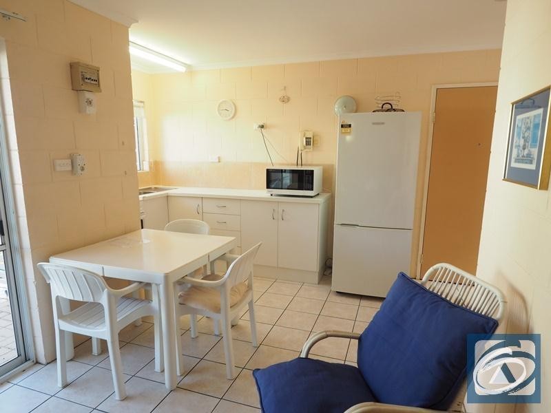 8/33 Rutherford Street, Yorkeys Knob QLD 4878