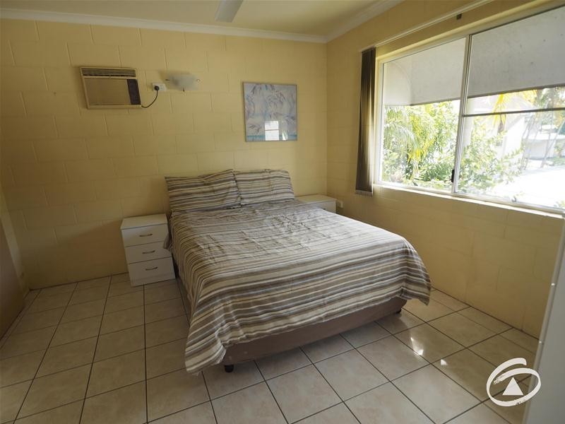 8/33 Rutherford Street, Yorkeys Knob QLD 4878