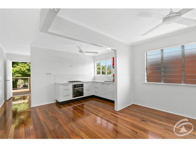 2/235 Aumuller Street, Westcourt QLD 4870