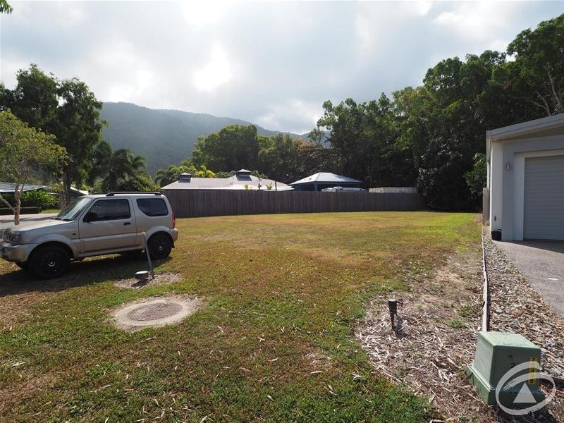 10 Sennfeld Close, Palm Cove QLD 4879