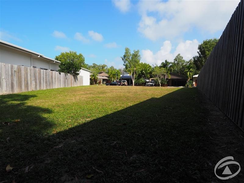 10 Sennfeld Close, Palm Cove QLD 4879
