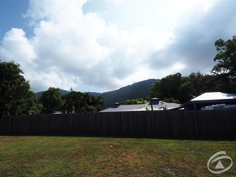 10 Sennfeld Close, Palm Cove QLD 4879