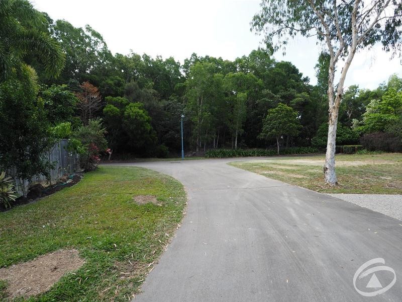 10 Sennfeld Close, Palm Cove QLD 4879