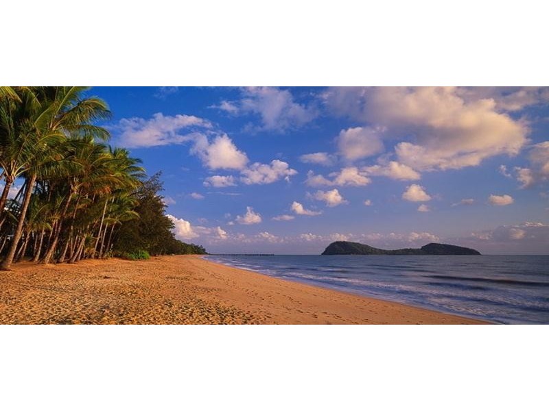 10 Sennfeld Close, Palm Cove QLD 4879