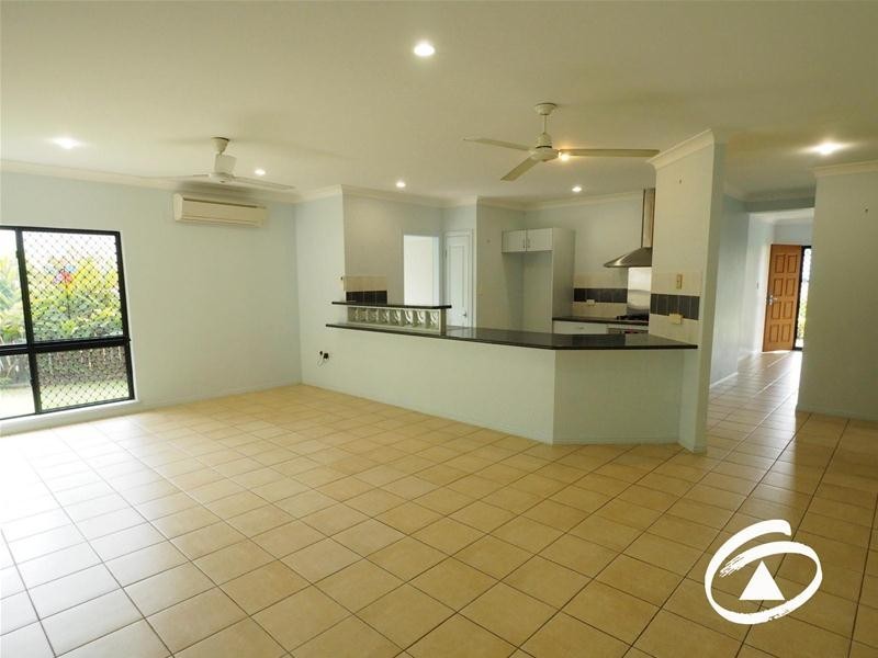 7 Tradewinds Close, Redlynch QLD 4870