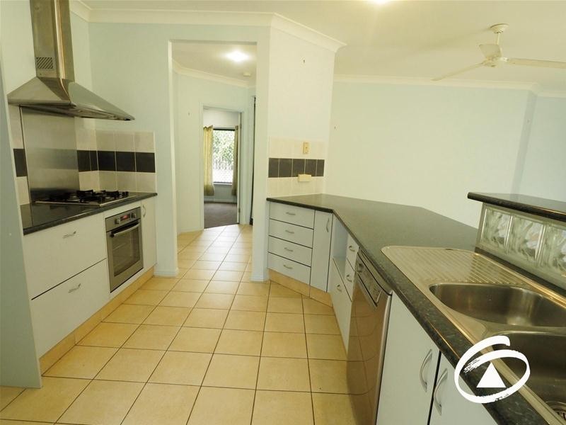 7 Tradewinds Close, Redlynch QLD 4870