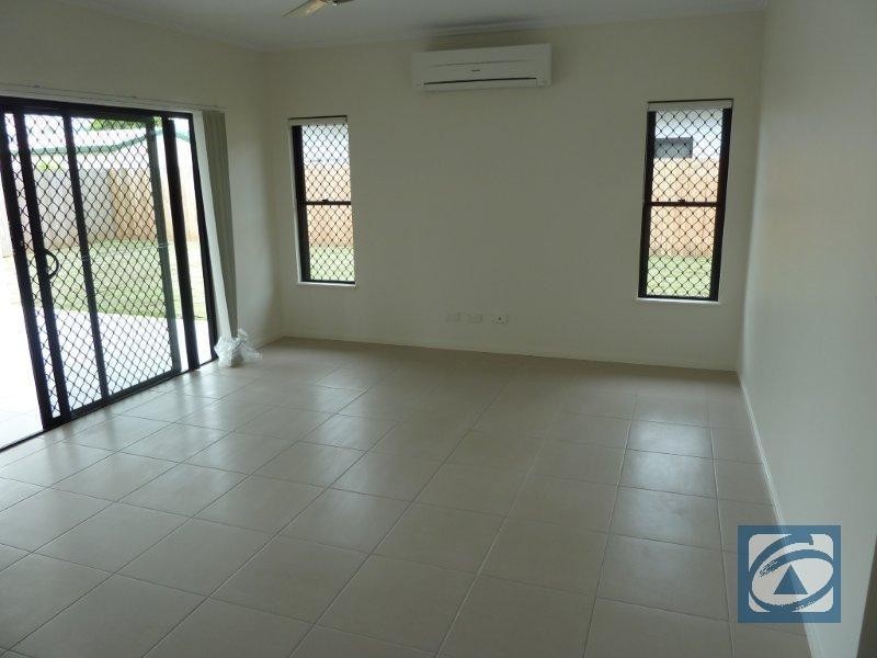 8 Tati Close, Bentley Park QLD 4869