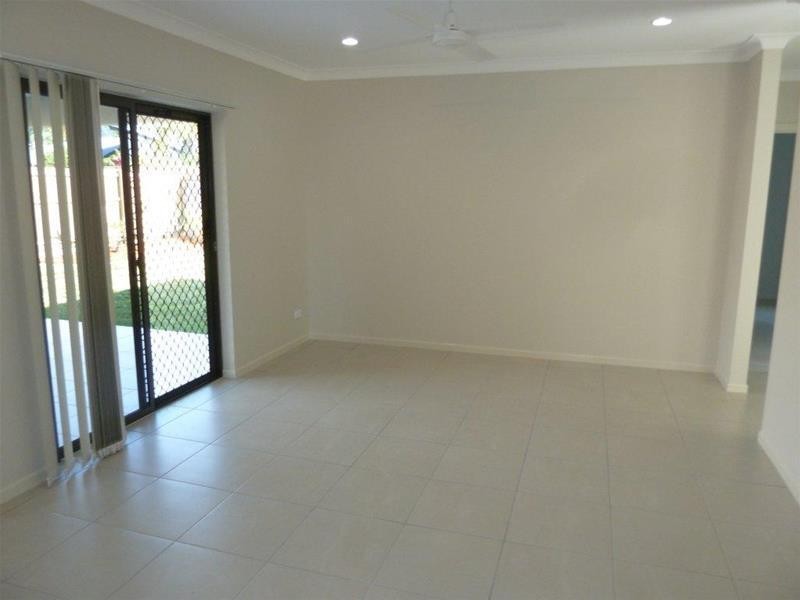 25 Como Close, Kewarra Beach QLD 4879