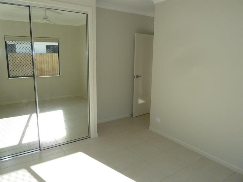 25 Como Close, Kewarra Beach QLD 4879