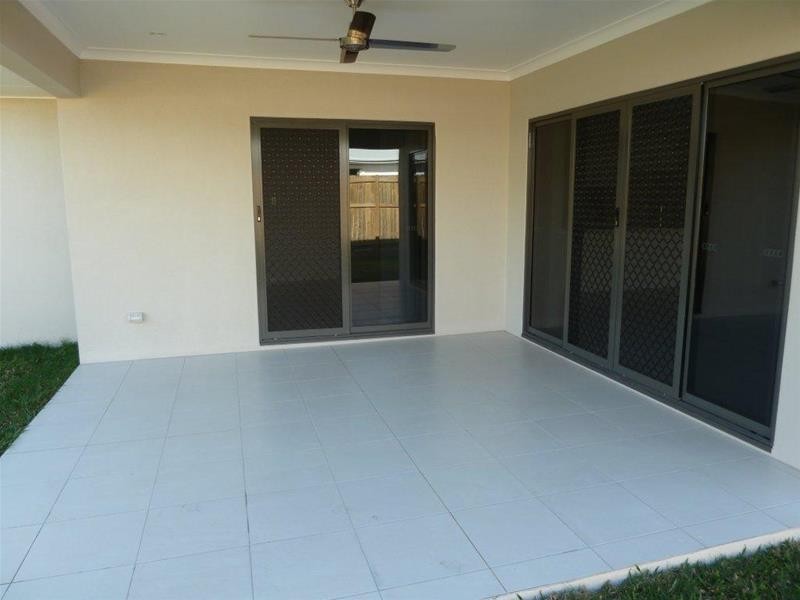 25 Como Close, Kewarra Beach QLD 4879