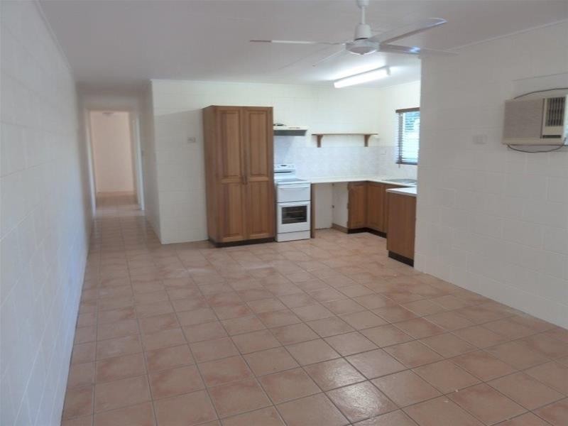 102a Dillon  Street, Westcourt QLD 4870