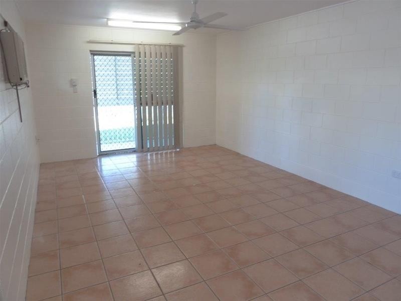 102a Dillon  Street, Westcourt QLD 4870