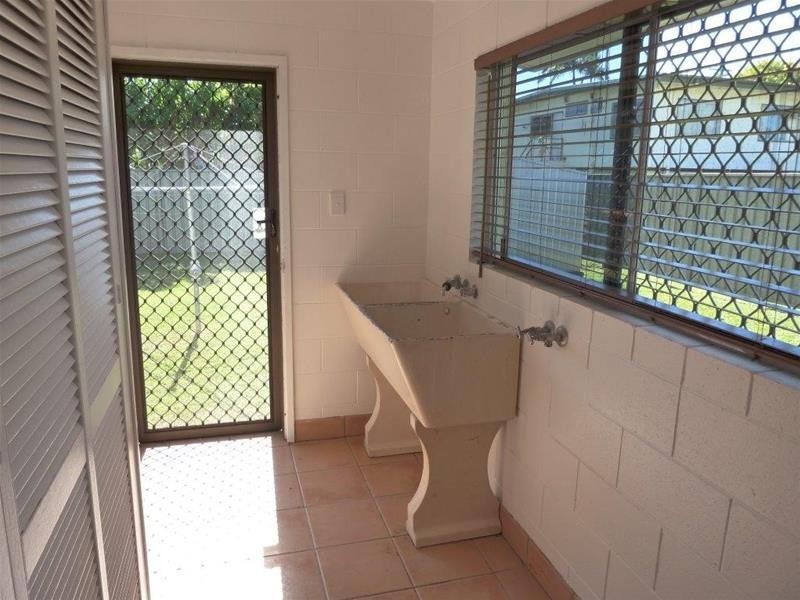 102a Dillon  Street, Westcourt QLD 4870