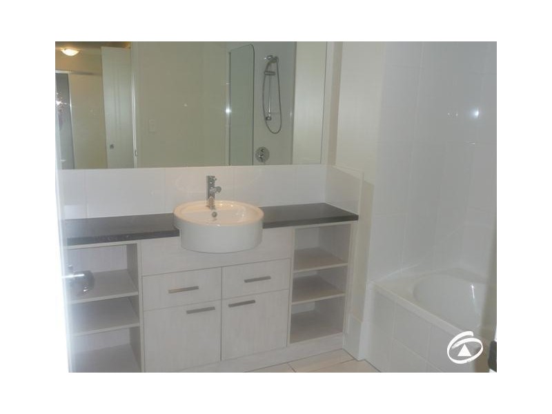 6/9-11 McLean Street, Cairns North QLD 4870