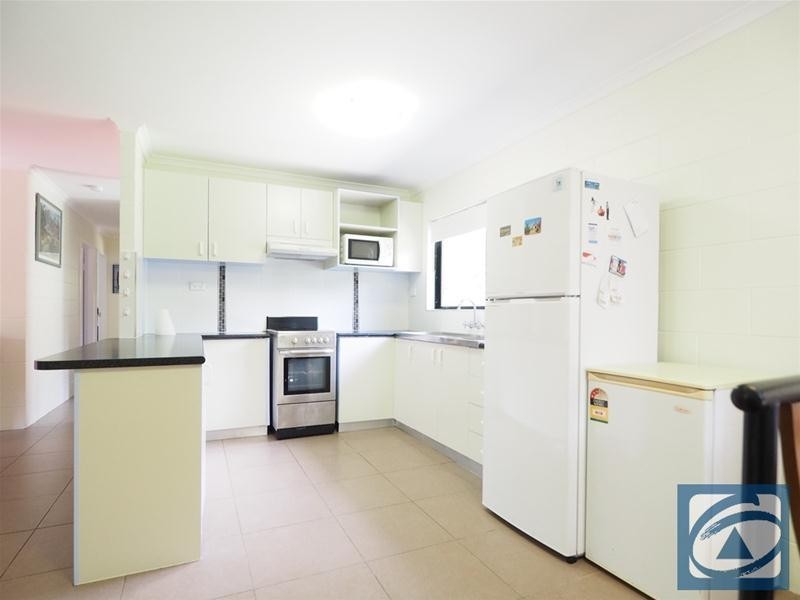 25 Mulligan Street, Manoora QLD 4870