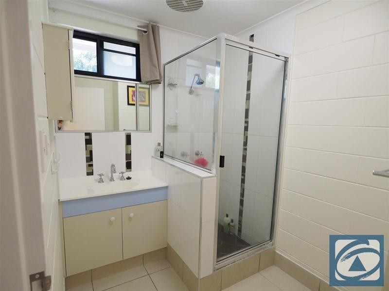 25 Mulligan Street, Manoora QLD 4870