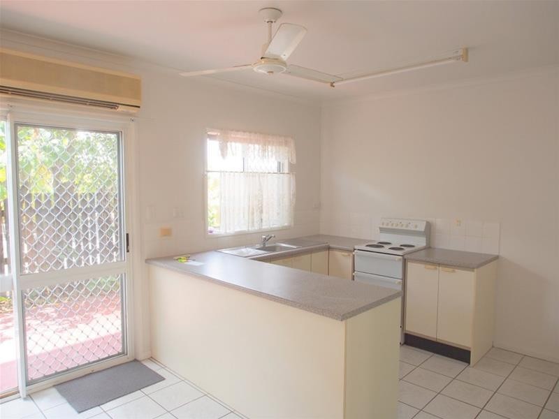 2/33 Balaclava Road, Earlville QLD 4870