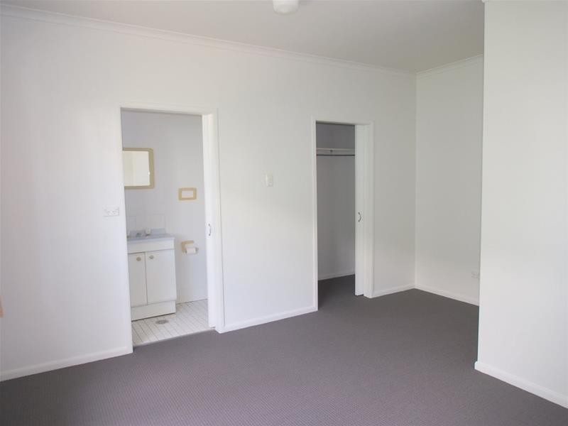 2/33 Balaclava Road, Earlville QLD 4870