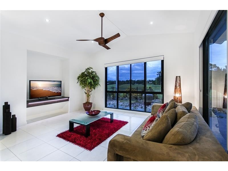 27 Downing Street, Craiglie QLD 4877