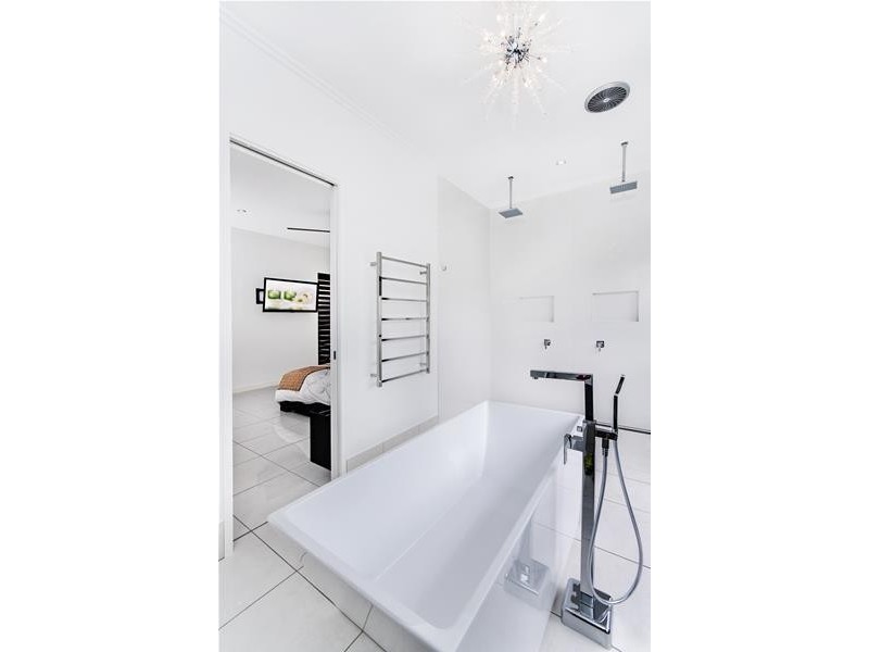 27 Downing Street, Craiglie QLD 4877