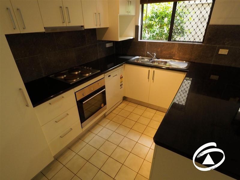 8/323 Mcleod Street, Cairns North QLD 4870